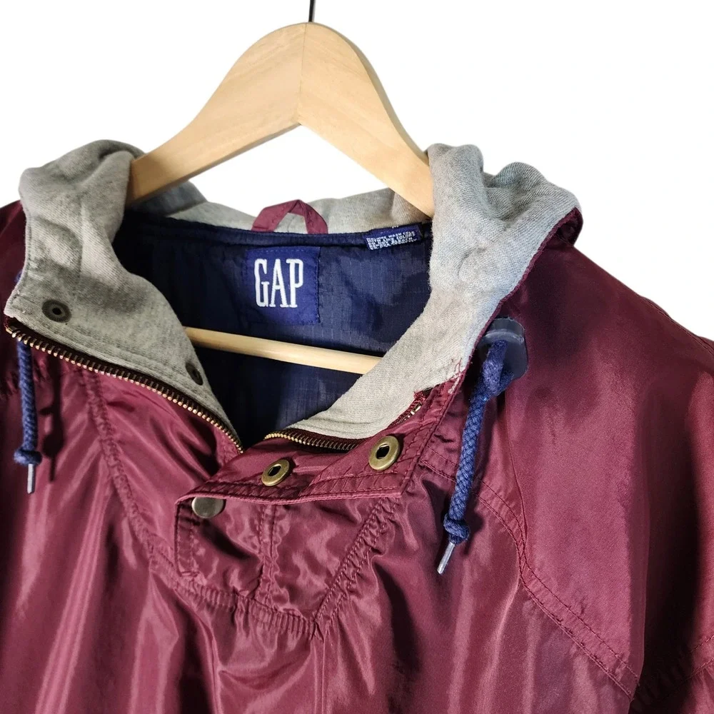GAP Burgundy Nylon Hooded Anorak Pullover Jacket Size M Lightweight Windbreaker‎